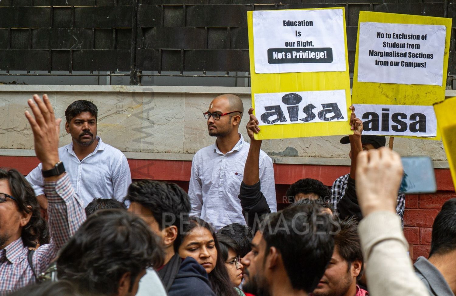 Students from Jawaharlal Nehru University & other Colleges protest in New Delhi, India, 23 November 2019 against fee hike and New Education Policy