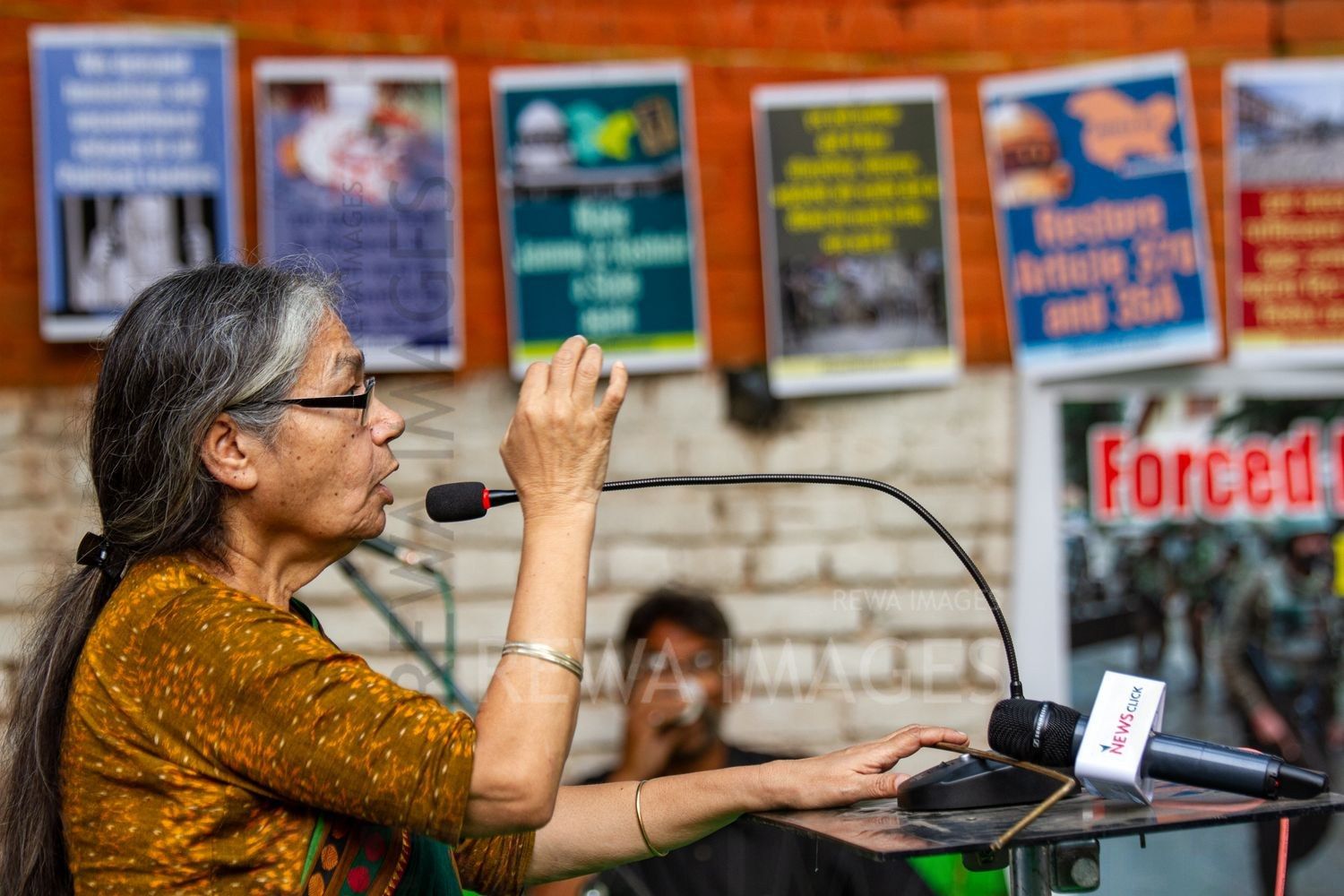Comrade Maimoona Mollah joins Citizens' protest at Jantar Mantar, New Delhi in October 2019 against the “75 days of lockdown in Kashmir” after the amendment to Article 370 and 35A.