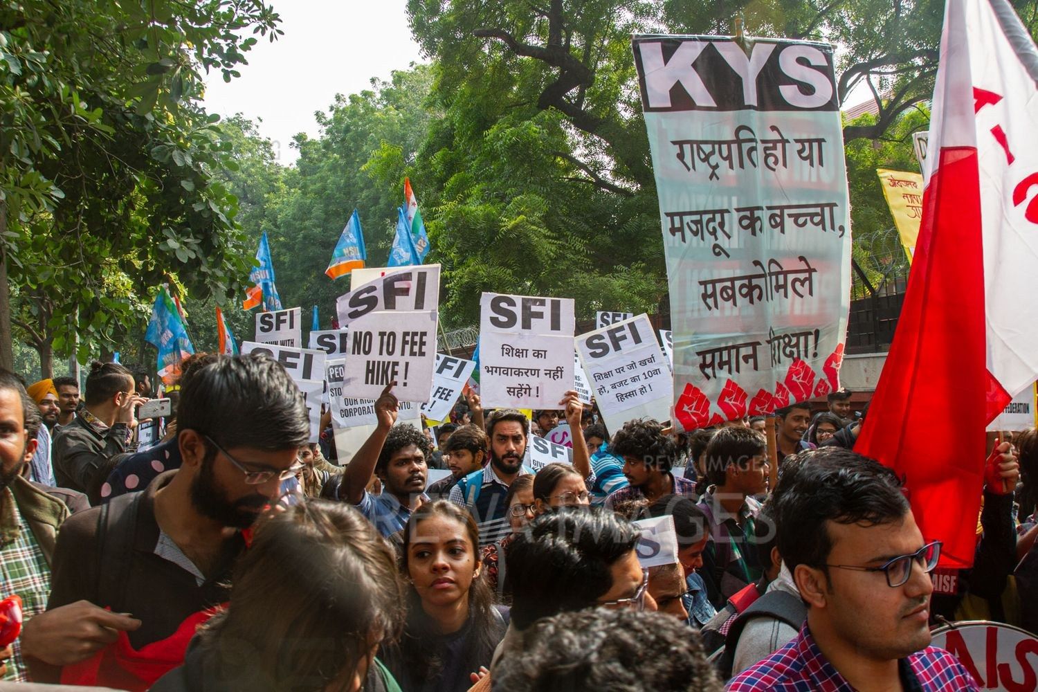 Students from Jawaharlal Nehru University & other Colleges protest in New Delhi, India, 23 November 2019 against fee hike and New Education Policy