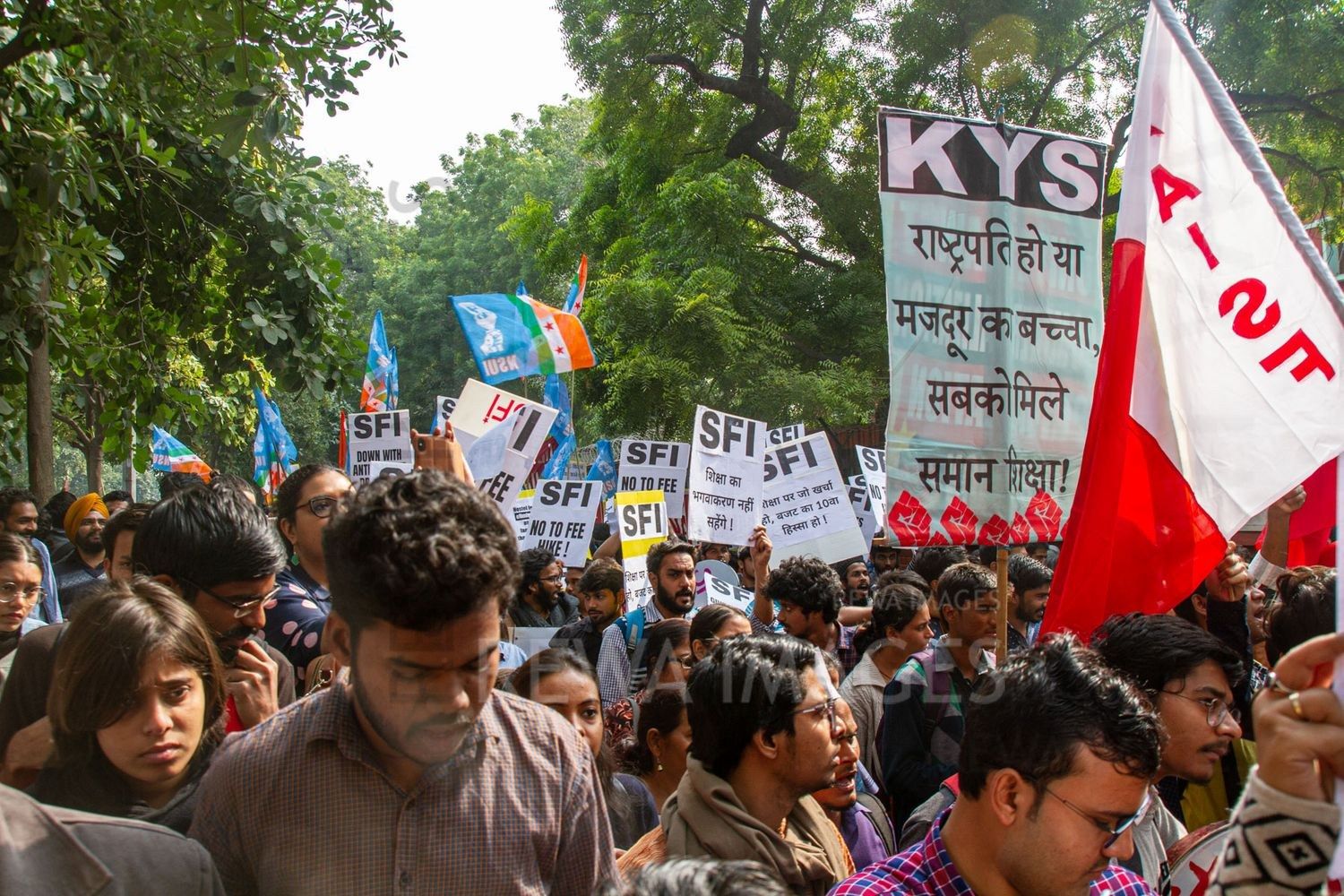 Students from Jawaharlal Nehru University & other Colleges protest in New Delhi, India, 23 November 2019 against fee hike and New Education Policy