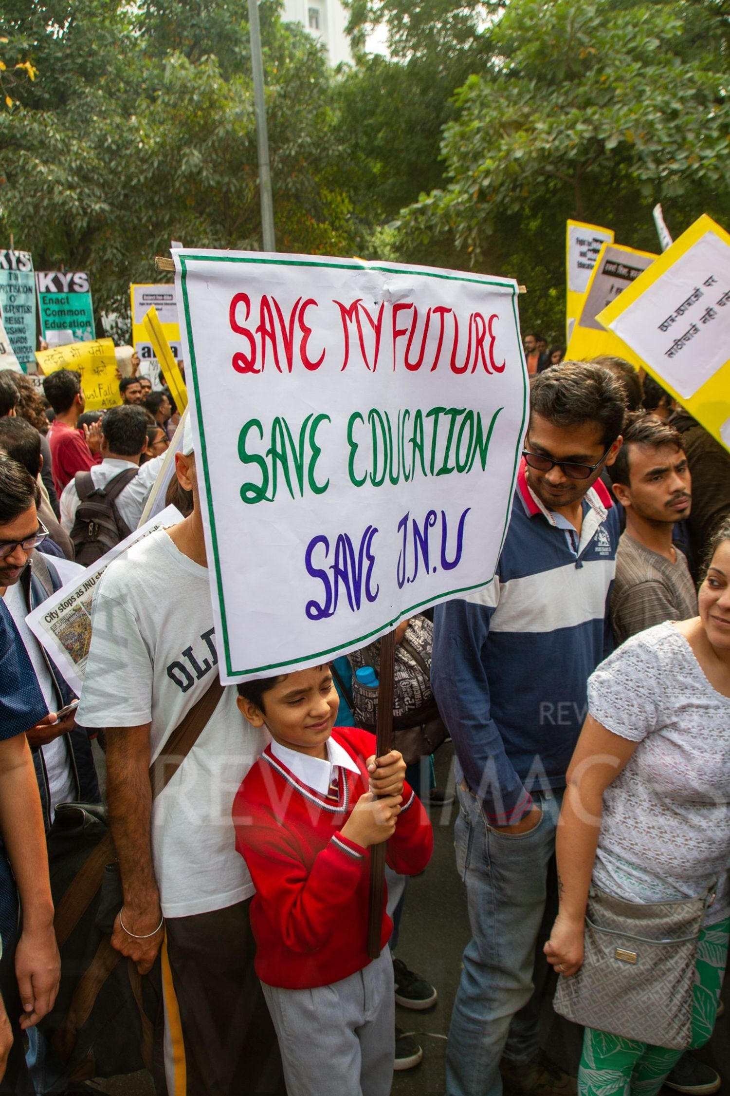 Students from Jawaharlal Nehru University & other Colleges protest in New Delhi, India, 23 November 2019 against fee hike and New Education Policy