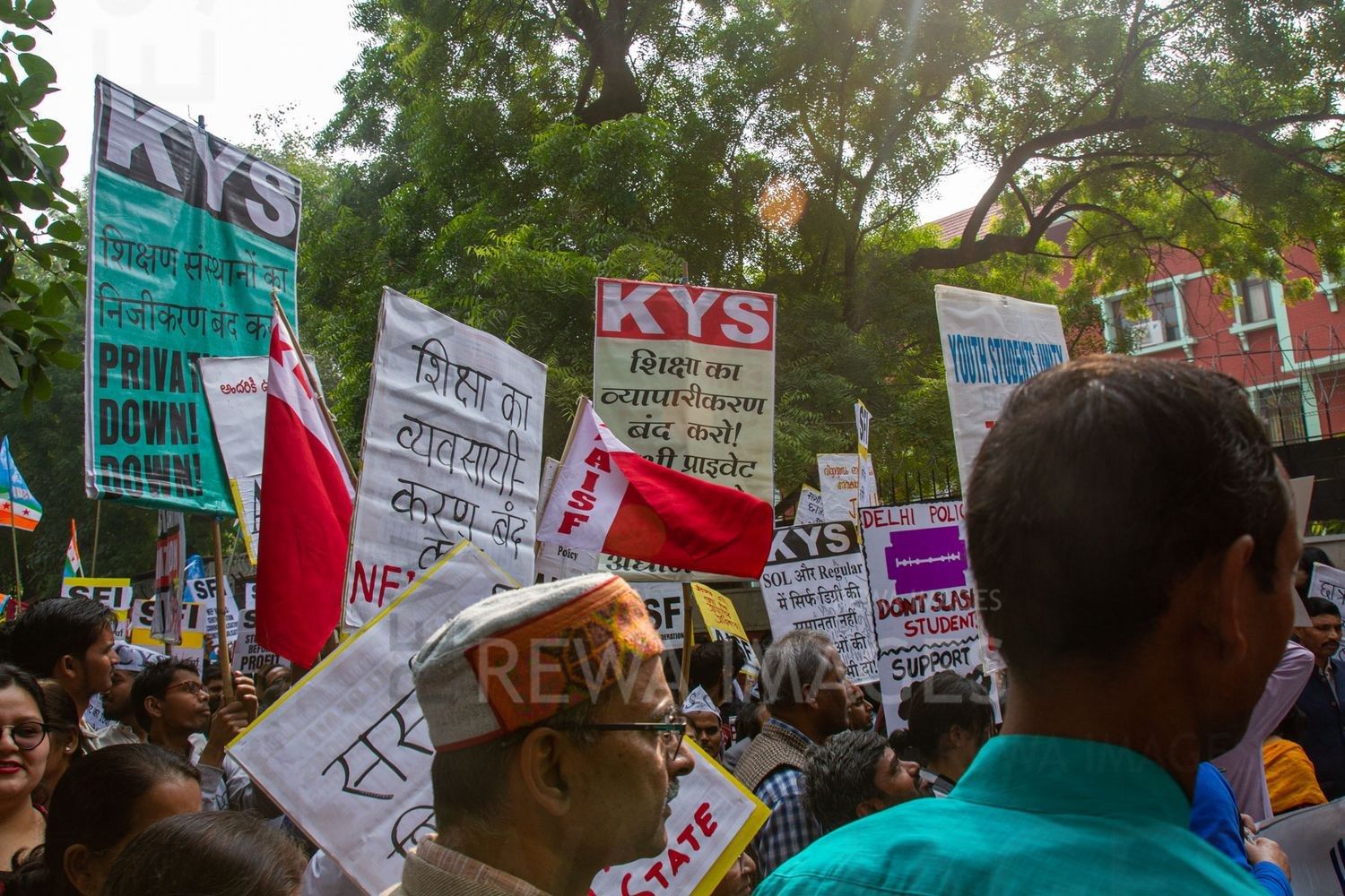 Students from Jawaharlal Nehru University & other Colleges protest in New Delhi, India, 23 November 2019 against fee hike and New Education Policy