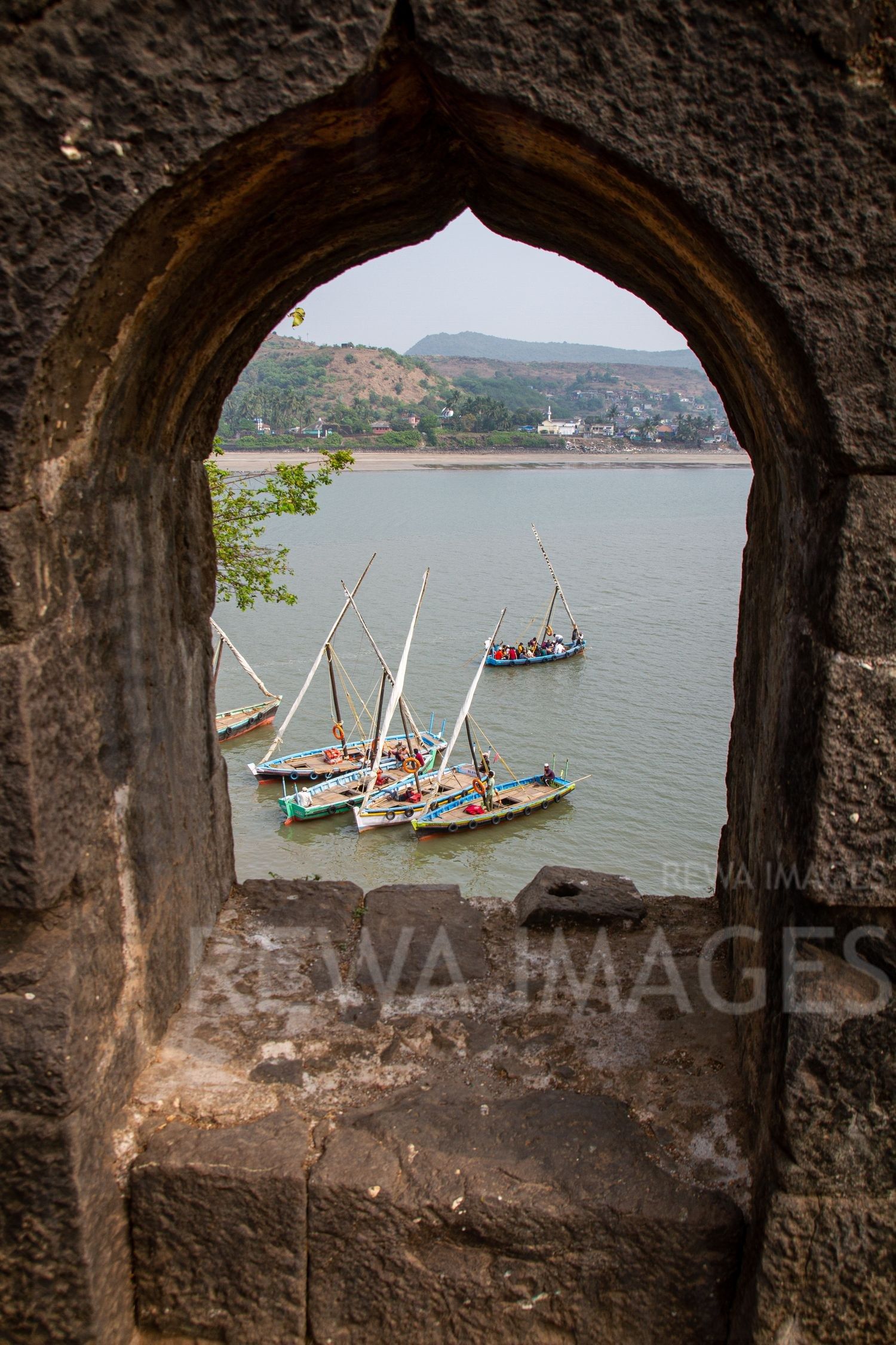 Srivardhan Fort & the sea