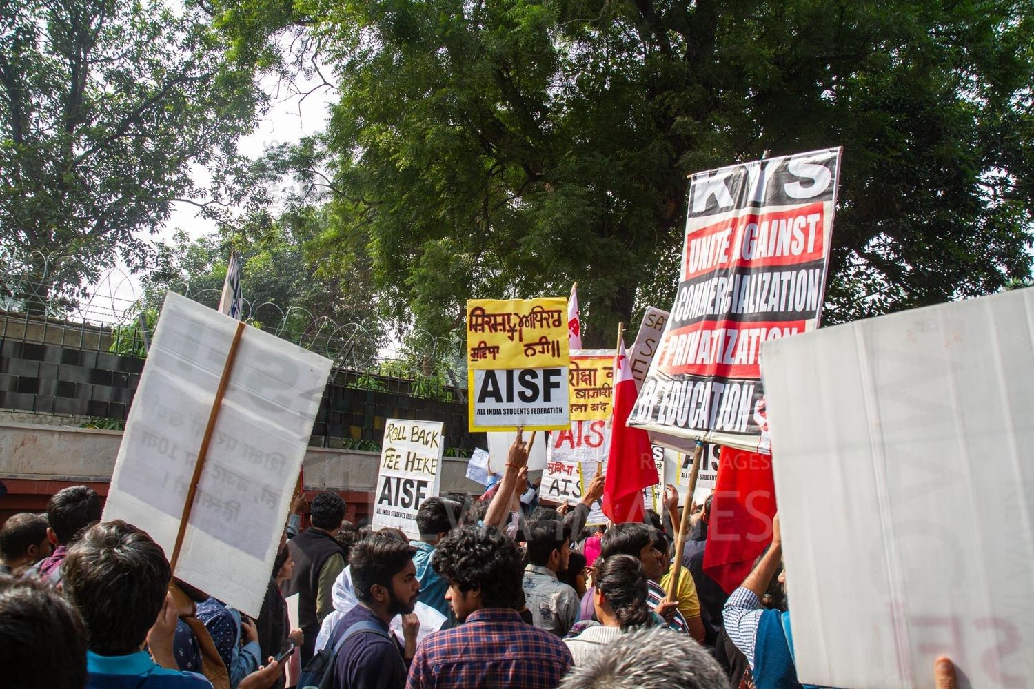 Students from Jawaharlal Nehru University & other Colleges protest in New Delhi, India, 23 November 2019 against fee hike and New Education Policy
