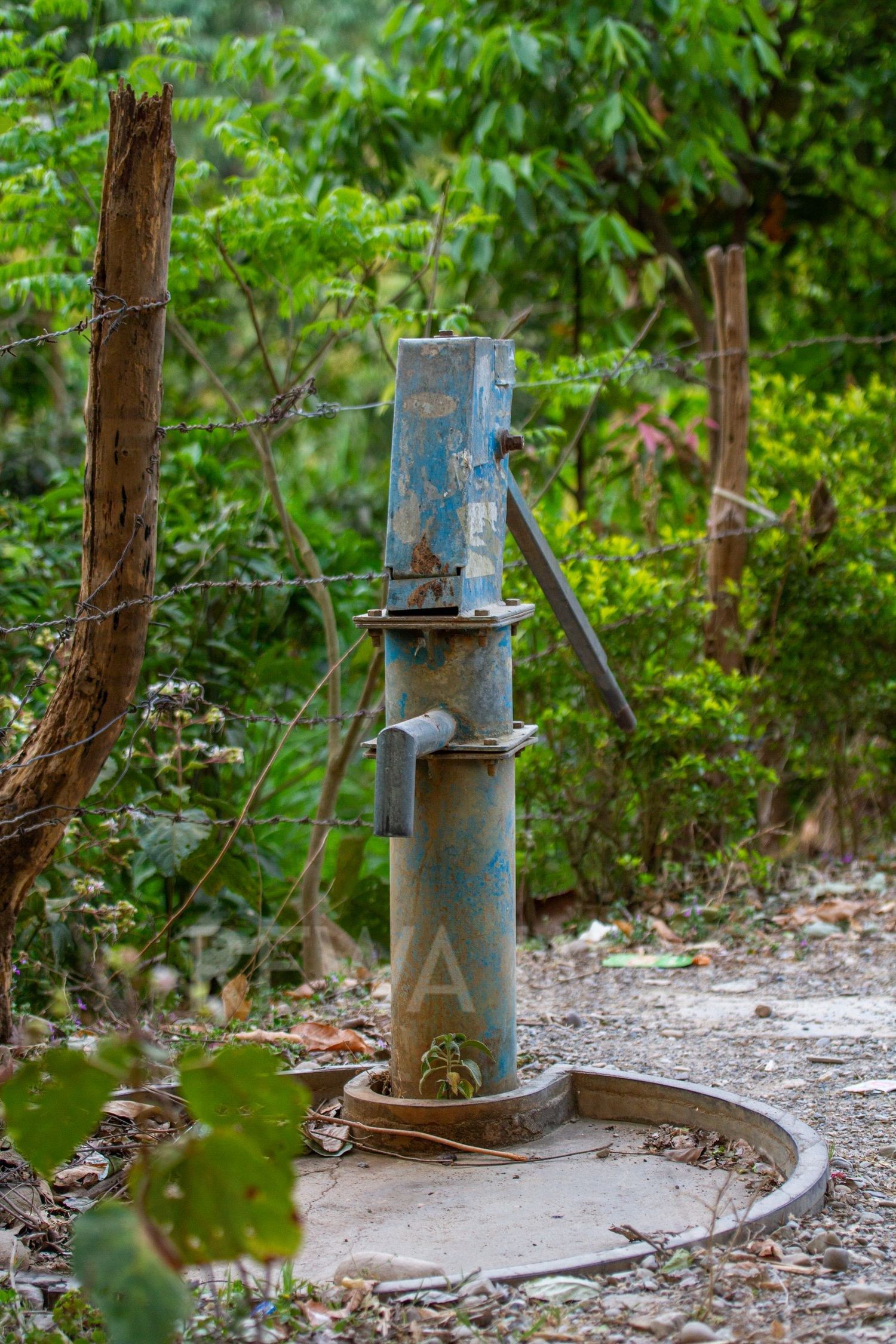 Hand pump