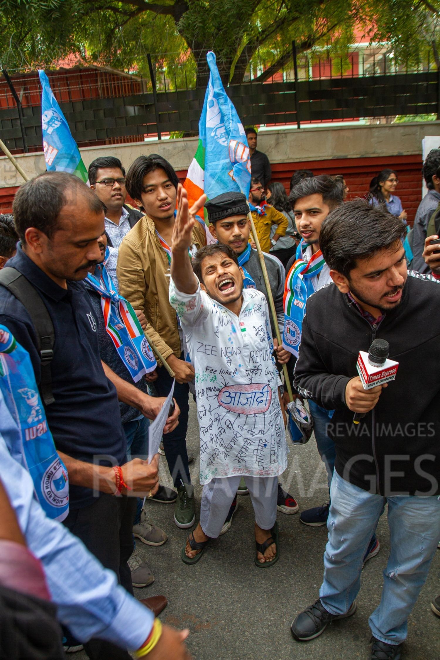 Students from Jawaharlal Nehru University & other Colleges protest in New Delhi, India, 23 November 2019 against fee hike and New Education Policy