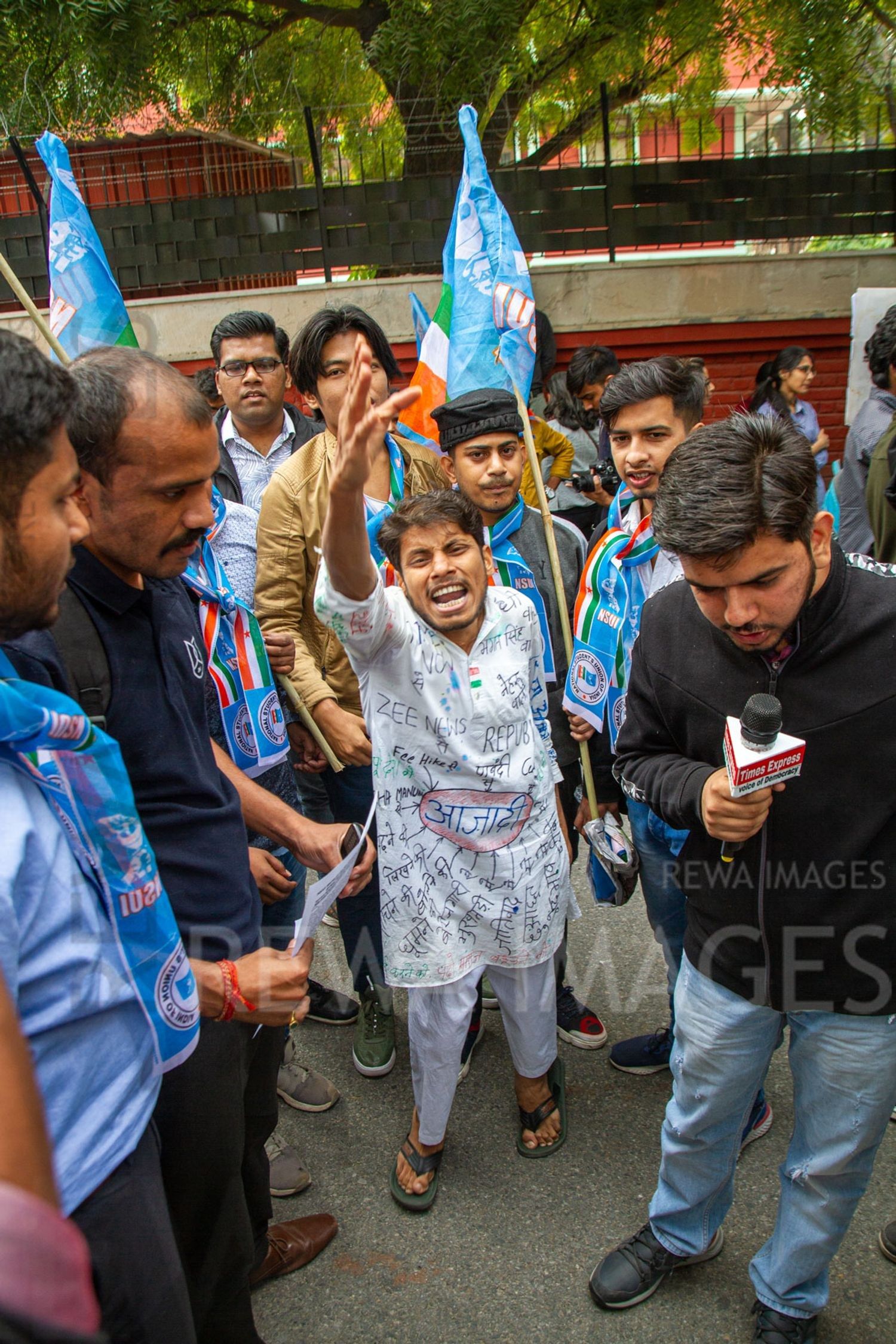 Students from Jawaharlal Nehru University & other Colleges protest in New Delhi, India, 23 November 2019 against fee hike and New Education Policy