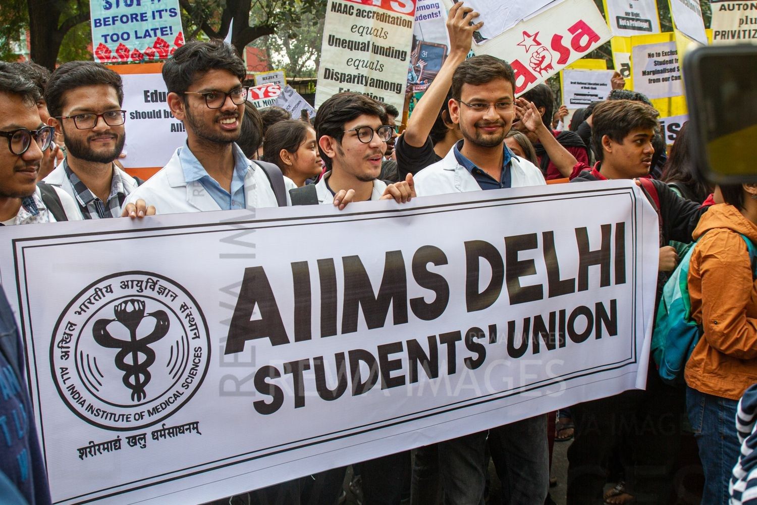 Students from Jawaharlal Nehru University & other Colleges protest in New Delhi, India, 23 November 2019 against fee hike and New Education Policy