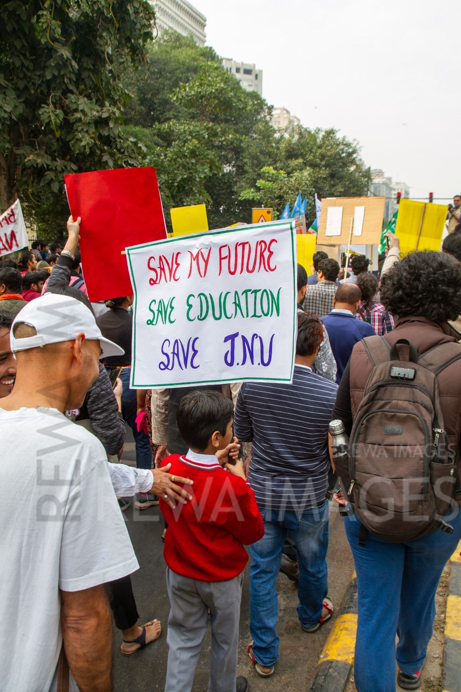 Students from Jawaharlal Nehru University & other Colleges protest in New Delhi, India, 23 November 2019 against fee hike and New Education Policy