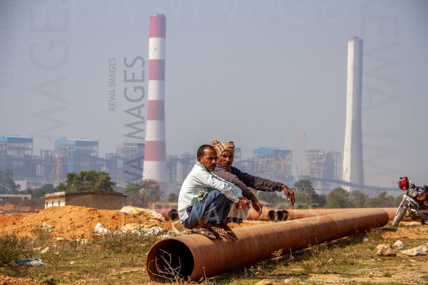 Labourers (former farmers until they lost their land) at Sasan project in Singrauli