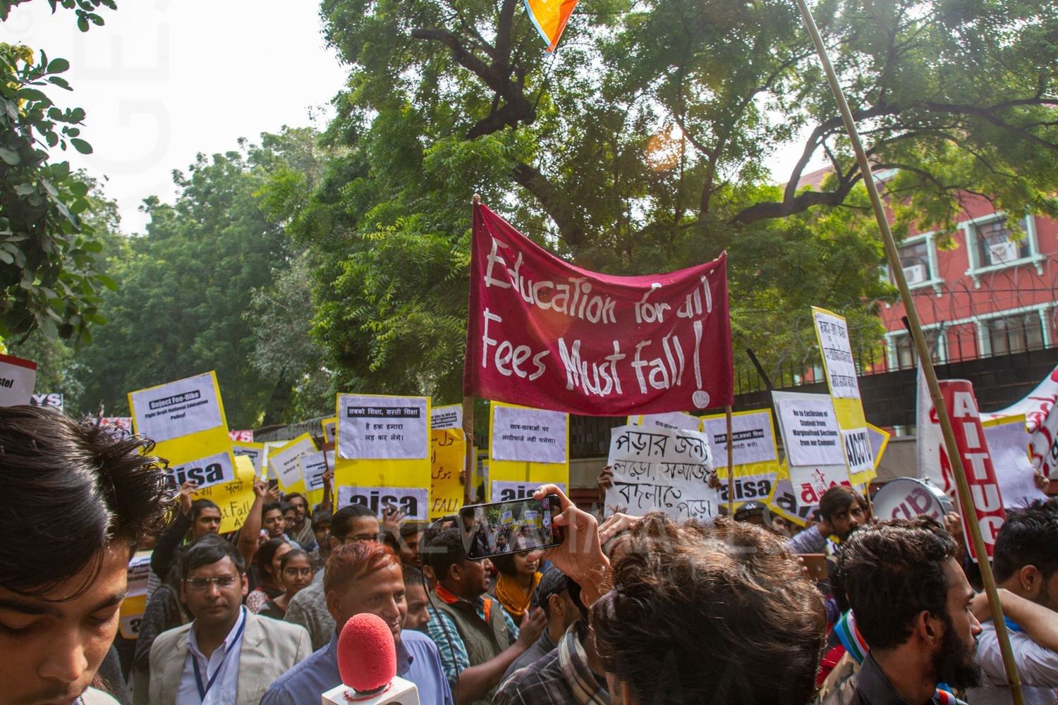 Students from Jawaharlal Nehru University & other Colleges protest in New Delhi, India, 23 November 2019 against fee hike and New Education Policy